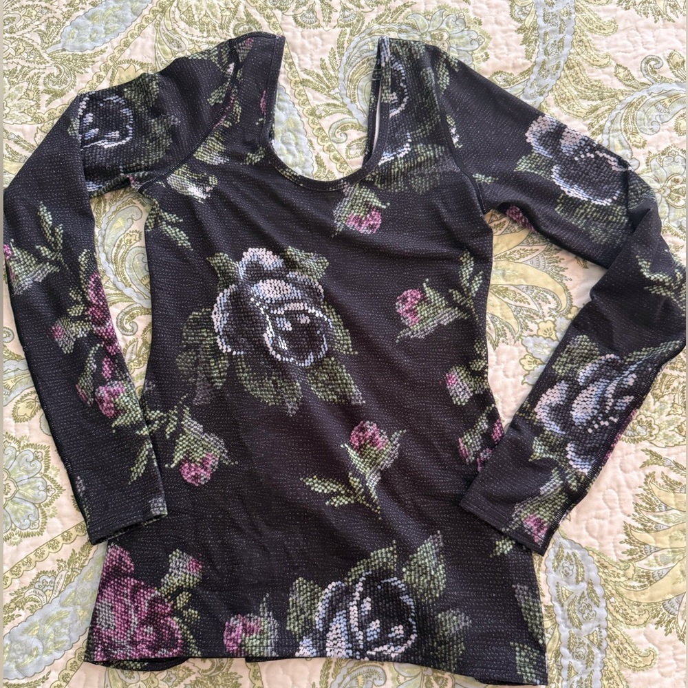 Lululemon Garden Party Smooth Silver/Black Long Sleeve Top